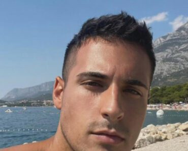 SAZNANJE GODINE! SIN DRAGANE MIRKOVIĆ U VEZI SA ANASTASIJOM: Osvanule fotke sa letovanja, pokušao da SAKRIJE LIK!