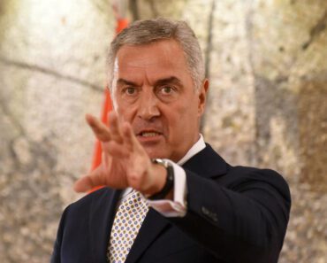 EVO KO JE OTAC MILA ĐUKANOVIĆA: Njegova FACA je svima POZNATA, spremite se za ISTINU EVO KO JE OTAC MILA ĐUKANOVIĆA: Njegova FACA je svima POZNATA, spremite se za ISTINU