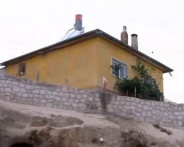 OVO JE NEVEROVATNA PRIČA! Renovirao kuću, a ono što je pronašao zadivilo je ceo svet (FOTO+VIDEO) OVO JE NEVEROVATNA PRIČA! Renovirao kuću, a ono što je pronašao zadivilo je ceo svet (FOTO+VIDEO)