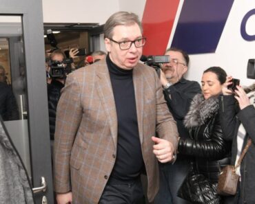 ŠOOK! Da li to Vučić najavljuje kraj SNS! Pokreće NOVU stranku! ŠOOK! Da li to Vučić najavljuje kraj SNS! Pokreće NOVU stranku!