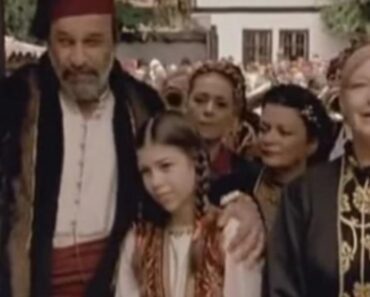 MALA ZONE IZRASLA JE U SE*S BOMBU, UDALA SE ZA 23 GODINE STARIJEG: Rodila mu dete, A EVO KAKO DANAS IZGLEDA! (FOTO)