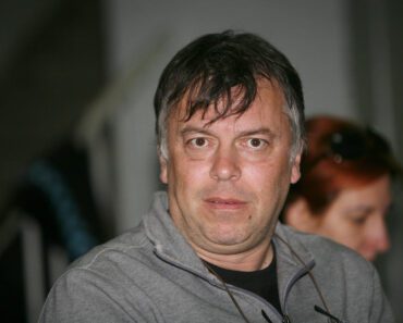 SRBI NE ZNAJU DA JE ON SIN NELETA KARAJLIĆA: Ostaćete FRAPIRANI kada vidite koja OSOBA je U PITANJU (FOTO) SRBI NE ZNAJU DA JE ON SIN NELETA KARAJLIĆA: Ostaćete FRAPIRANI kada vidite koja OSOBA je U PITANJU (FOTO)