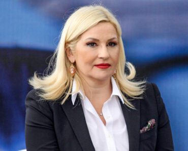 „Tako se štedi struja“: Zorana Mihajlović fotkom u čarapicama srušila INTERNET