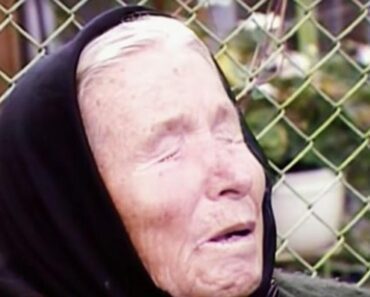 OTIŠLI SU KOD BABA VANGE, A ONA JE UPERILA PRST U NJENOG MUŽA I RAZDRALA SE: Od njenih reči, svi su se sledili