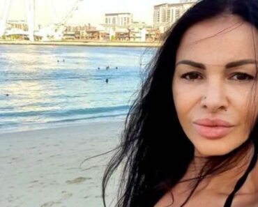 SRPSKA PEVAČICA SE SKINULA I POKAZALA TELO U 5. DECENIJI: Mami na greh FOTO SRPSKA PEVAČICA SE SKINULA I POKAZALA TELO U 5. DECENIJI: Mami na greh FOTO