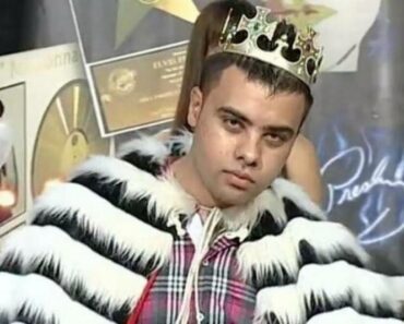 OD VODITELJA “LUDE KUĆE” DO ĐUBRETARA! Dejan Kralj danas ČISTI ULICE i izgleda OVAKO OD VODITELJA “LUDE KUĆE” DO ĐUBRETARA! Dejan Kralj danas ČISTI ULICE i izgleda OVAKO