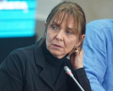 EVO ZBOG ČEGA CELA SRBIJA BRUJI O VESNI TRIVALIĆ: Posle 25 godina ponovo sa NJIM