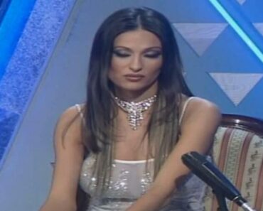 Pričalo se da je Arkan dao Ceci ogrlicu UKRADENU na ratištu: Nakon 25 godina, VLASNICA je otkrila detalje! Svi su u ŠOKU! Pričalo se da je Arkan dao Ceci ogrlicu UKRADENU na ratištu: Nakon 25 godina, VLASNICA je otkrila detalje! Svi su u ŠOKU!