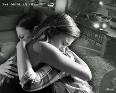 HRVATICE DOŽIVELE HOROR U BEOGRADU! Pokupio ih sa splava, zaključao u autu, nije ih puštao dok nisu POPUSTILE! Pojavio se i SNIMAK