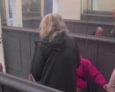 ZORICA MARKOVIĆ NAPRAVILA SKANDAL U ZADRUZI: Ovo se nikada nije desilo, SVI SE TRESLI ZORICA MARKOVIĆ NAPRAVILA SKANDAL U ZADRUZI: Ovo se nikada nije desilo, SVI SE TRESLI