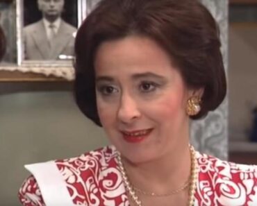 OVAKO DANAS IZGLEDA ŽENA KOJOJ JE CECA BOJKOVIĆ UKRALA MUŽA: Bile su suparnice U SERIJI – i dalje je lepotica! FOTO OVAKO DANAS IZGLEDA ŽENA KOJOJ JE CECA BOJKOVIĆ UKRALA MUŽA: Bile su suparnice U SERIJI – i dalje je lepotica! FOTO