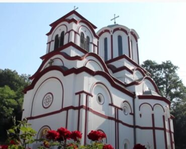 EVO ZAŠTO SVI BRUJE O ČUDIMA MANASTIRA TUMANE: Ono što se DESILO SINOĆ JE ODJEKNULO ŠIROM ZEMLJE EVO ZAŠTO SVI BRUJE O ČUDIMA MANASTIRA TUMANE: Ono što se DESILO SINOĆ JE ODJEKNULO ŠIROM ZEMLJE