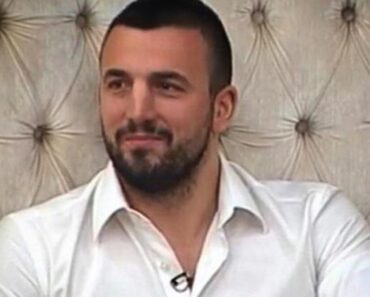TOMOVIĆ VAŽIO ZA NAJZGODNIJEG ZADRUGARA, A SAD DRUGA OSOBA: Pogledajte kako izgleda FOTO TOMOVIĆ VAŽIO ZA NAJZGODNIJEG ZADRUGARA, A SAD DRUGA OSOBA: Pogledajte kako izgleda FOTO
