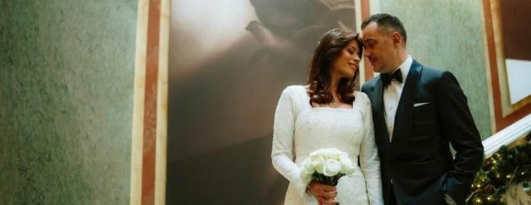 UDALA SE MINISTARKA IRENA VUJOVIĆ: Kad VIDITE ko joj je SUPRUG ŠOKIRAĆETE SE!