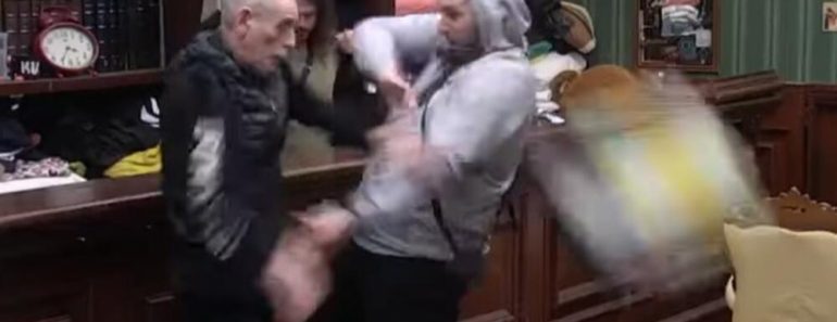 DEMOLIRANO IMANJE ZADRUGE, OBEZBEĐENJE GA IZNELO KAO ŽIVOTINJU: Vrlo potresne scene, pravi KOLAPS (VIDEO)