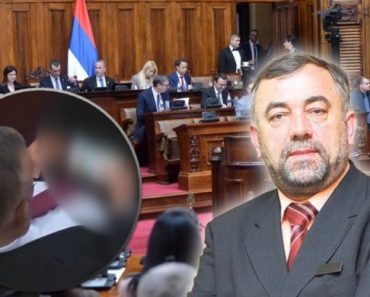 OVAKO SOCIJALISTI BRANE KOSOVO! Poslanik SPS za vreme sednice gleda filmove za odrasle! VIDEO OVAKO SOCIJALISTI BRANE KOSOVO! Poslanik SPS za vreme sednice gleda filmove za odrasle! VIDEO