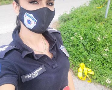 O OVOJ POLICAJKI BRUJI CELA SRBIJA, ZOVE SE CECA, A KAD SE SKINE U KUPAĆI NASTANE HAOS: Kad vidite sliku biće vam jasno ZAŠTO NEMA KONKURENCIJU O OVOJ POLICAJKI BRUJI CELA SRBIJA, ZOVE SE CECA, A KAD SE SKINE U KUPAĆI NASTANE HAOS: Kad vidite sliku biće vam jasno ZAŠTO NEMA KONKURENCIJU