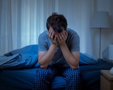 KARDIOLOG TVRDI DA AKO VAM SE OVO DEŠAVA DOK SPAVATE, PRETI VAM INFARKT: Nimalo nije dobro za SRCE, oprez KARDIOLOG TVRDI DA AKO VAM SE OVO DEŠAVA DOK SPAVATE, PRETI VAM INFARKT: Nimalo nije dobro za SRCE, oprez