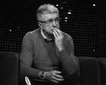 Ništa mu nije sveto! On jedini nije želeo da oda počast Saši Popoviću! Svi se vratili u Grand sem njega Ništa mu nije sveto! On jedini nije želeo da oda počast Saši Popoviću! Svi se vratili u Grand sem njega