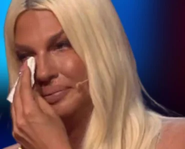 “SVAKIM DANOM JE SVE GORE UPRKOS TERAPIJAMA” Karleuša slomljena zbog leukemije: “Da moj pakao bude veći…” “SVAKIM DANOM JE SVE GORE UPRKOS TERAPIJAMA” Karleuša slomljena zbog leukemije: “Da moj pakao bude veći…”