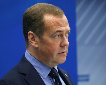Ove zemlje će biti prve mete… Medvedev uterao strah u kosti celom svetu, kako se samo usudio da ovo izgovori?! Ove zemlje će biti prve mete… Medvedev uterao strah u kosti celom svetu, kako se samo usudio da ovo izgovori?!