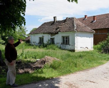 Znate li čija je ovo raspala kuća? Nekad bila beda i kupala se u koritu, a danas je puna kao BROD! Znate li čija je ovo raspala kuća? Nekad bila beda i kupala se u koritu, a danas je puna kao BROD!