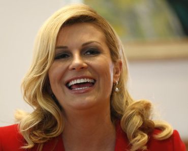 Ovo su deca Kolinde Grabar Kitarović: Sina i ćerku upoznala sa Putinom, a kad vidite šta rade… Pašće vam vilice! Ovo su deca Kolinde Grabar Kitarović: Sina i ćerku upoznala sa Putinom, a kad vidite šta rade… Pašće vam vilice!