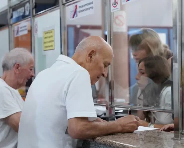 VAŽNA VEST O PENZIJAMA! KO NE DOĐE U FOND PIO DO 1. MAJA, NEĆE DOBITI NOVAC Ovo je zvanično obaveštenje i važi za sve ove penzionere