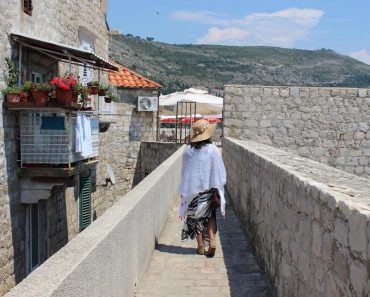 Beograđanka sela u restoran u Dubrovniku, a kad je stigao račun… Ovo nije mogla da zamisli ni u najluđim snovima!