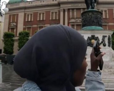 Muslimanka došla u Beograd, pa otkrila šta joj se desilo u kafiću! “Konobar mi je javno rekao…” doživela ŠOK! Muslimanka došla u Beograd, pa otkrila šta joj se desilo u kafiću! “Konobar mi je javno rekao…” doživela ŠOK!