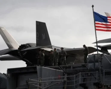 DA LI počinje svetski rat: Iran najavio napad na SAD – evo gde će žestoko raspaliti po Amerikancima DA LI počinje svetski rat: Iran najavio napad na SAD – evo gde će žestoko raspaliti po Amerikancima