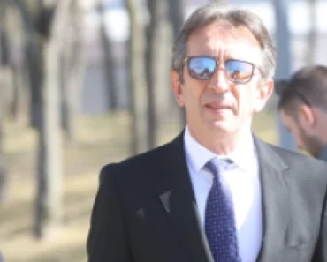 “BANKROTIRAO SAM!” Žika Jakšić otkrio sve o dugu od 100.000: “Em duguješ pare, em ti se porodica rastura” “BANKROTIRAO SAM!” Žika Jakšić otkrio sve o dugu od 100.000: “Em duguješ pare, em ti se porodica rastura”