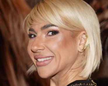 Jovana Jeremić provocira do koske: U miniću se popela na merdevine, prizor je za velike dečake (VIDEO)