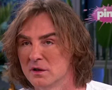 VODITELJ PINKA ULAZI U ELITU 9 U Dnevniku potpisao ugovor za rijaliti, ovome se niko nije nadao! VODITELJ PINKA ULAZI U ELITU 9 U Dnevniku potpisao ugovor za rijaliti, ovome se niko nije nadao!