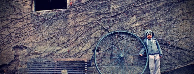 “Prišao mi dečak u parku i ponudio detetu keks – kad sam mu videla ruke, srce mi se slomilo!”