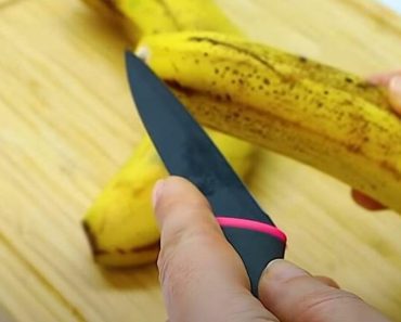 LEKARI SU OTKRILI ŠTA SE DEŠAVA U ORGANIZMU AKO SVAKI DAN JEDETE BANANE: Niste svesni šta sebi radite, ali uopšte! LEKARI SU OTKRILI ŠTA SE DEŠAVA U ORGANIZMU AKO SVAKI DAN JEDETE BANANE: Niste svesni šta sebi radite, ali uopšte!