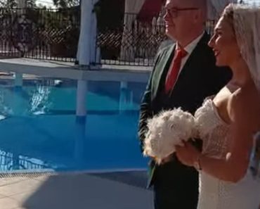 UDALA SE JOVANA JEREMIĆ? Na glavi majčin veo, gosti ushićeni – NAROD ŠOKIRAN UDALA SE JOVANA JEREMIĆ? Na glavi majčin veo, gosti ushićeni – NAROD ŠOKIRAN
