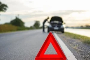 VOZAČI, SPREMITE SE Od petka u automobilu morate imati ovih 5 predmeta