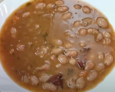 Devojka je jela pasulj svaki dan nedelju dana, i desilo joj se ovo u organizmu: Creva su već 3. dan počela da…