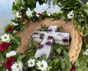AKO OVO NE URADITE NA KRSTOVDAN, SVE ĆE VAM “IĆI NAOPAKO” CELE GODINE: Jeste crveno slovo, ali 1 pravilo NE VAŽI