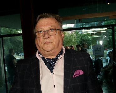 “Svi znamo da je…” Pevač o zdravstvenom stanju Halida Bešlića, uspeo je samo ovo da izusti “Svi znamo da je…” Pevač o zdravstvenom stanju Halida Bešlića, uspeo je samo ovo da izusti