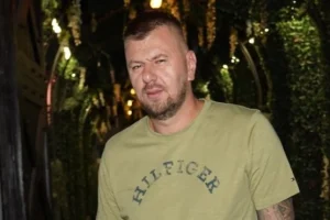 Janjuš odvukao cimerku u krevet: Nisu mogli da obuzdaju strasti, sve puca