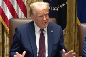 IZVEDEN JE NAPAD, HITNO SE OGLASIO DONALD TRAMP “Uništili smo ih!”