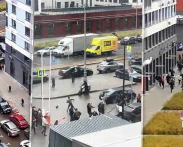 (VIDEO) Horor u Moskvi, šta se ovo dešava sa Rusijom?! Ljudi panično beže sa ulica, stižu jezivi snimci (VIDEO) Horor u Moskvi, šta se ovo dešava sa Rusijom?! Ljudi panično beže sa ulica, stižu jezivi snimci