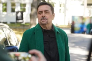 JAO, DA LI JE REALNO DA MU JE OVOLIKA PENZIJA? Nacija će zanemeti kada bude videla cifru koja LEŽE NA RAČUN