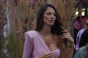 Dimitrovska ima 38 godina i izgleda kao avion! Čim ustane, popije ovo na prazan stomak, i onda može da jede i čips