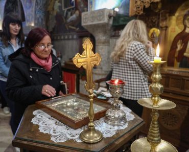 Danas obavezno, ali obavezno morate uraditi jedno! Slavimo veliki praznik, svaki pravi vernik ovo mora da zna! Danas obavezno, ali obavezno morate uraditi jedno! Slavimo veliki praznik, svaki pravi vernik ovo mora da zna!