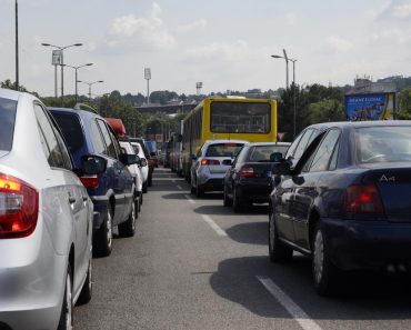 Beograđani provalili kako da zarade mnogo novca za kratko vreme: Kupuju kao ludi OVO, kako bi posle izdavali! Beograđani provalili kako da zarade mnogo novca za kratko vreme: Kupuju kao ludi OVO, kako bi posle izdavali!
