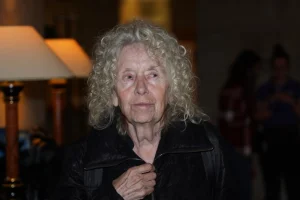 NAŠA PEVAČICA SE OPROSTILA OD EVE RAS! Potpuno se slomila kada je saznala (FOTO)