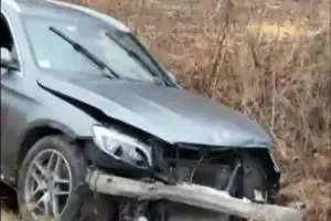 SRPSKI PEVAČ DOŽIVEO STRAŠNU SAOBRAĆAJNU NESREĆU! Auto SMRSKAN, slike sa lica mesta su jezive